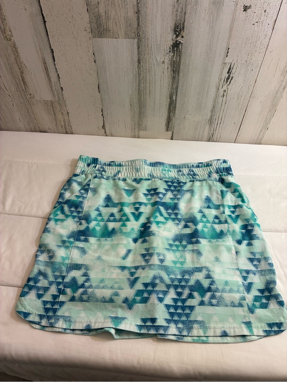 Columbia Sportswear Women’s Geometric A-Line Skort – Aqua Blue Print Sz L